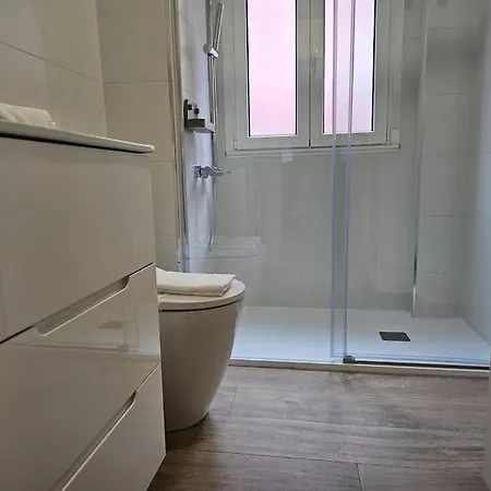 1a128 Moderno 6pax 3habitaciones By R2r Consulting Lägenhet *