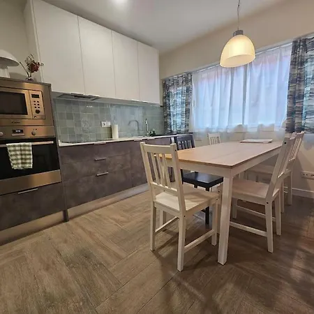 R2R - Moderno Apartamento 6Pax 3Habitaciones - 1A128 *